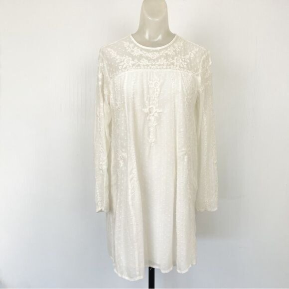 ZARA PLUMETIS DRESS WITH EMBROIDERED FLOWERS ROMANTIC SHORT MINI BOHO Swiss Dot - Picture 2 of 8